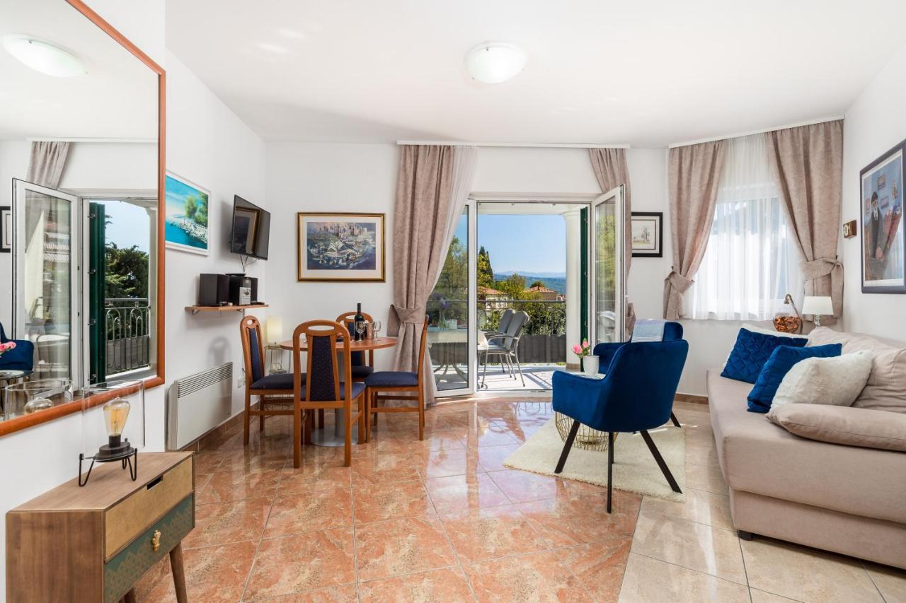 Light Summer Apartment With A Swimming Pool Οπατία Εξωτερικό φωτογραφία