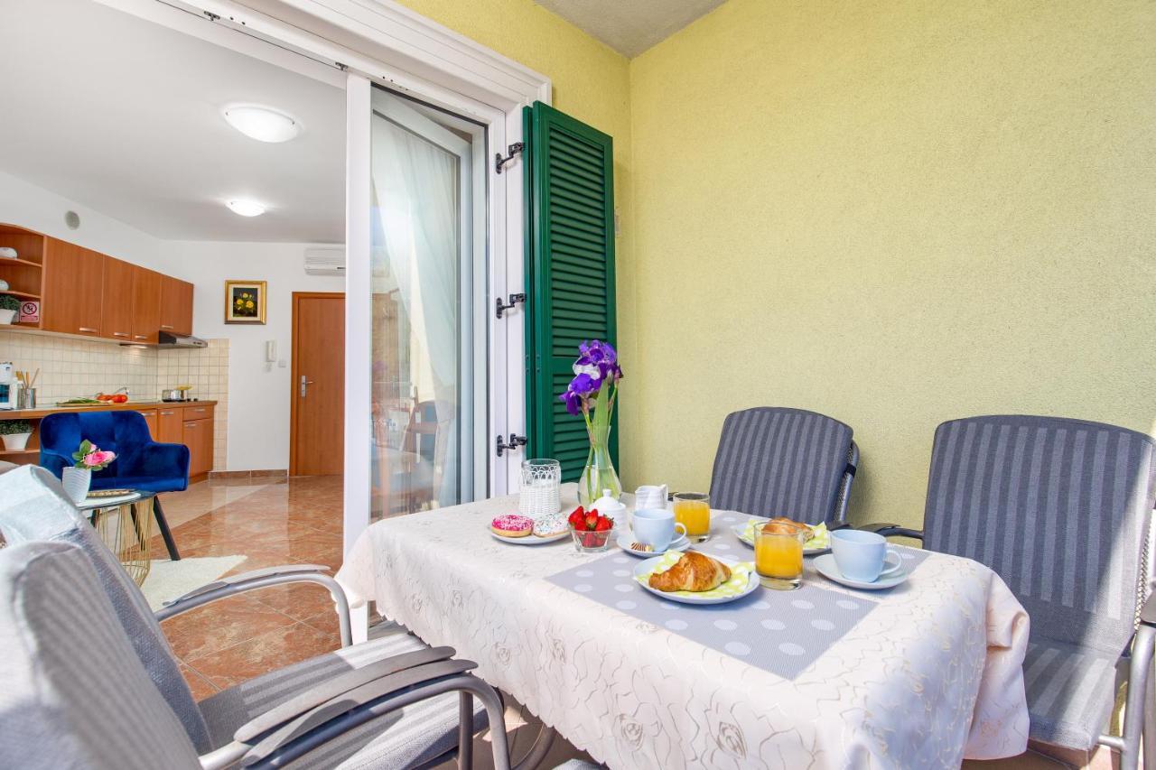 Light Summer Apartment With A Swimming Pool Οπατία Εξωτερικό φωτογραφία
